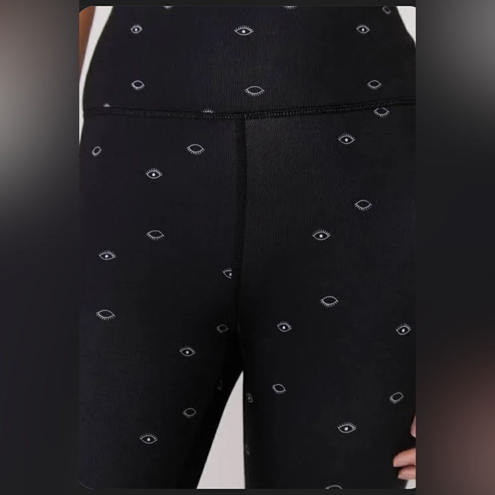 Spiritual Gangster Essential High Waist Legging with eye detail. S - Picture 3 of 3